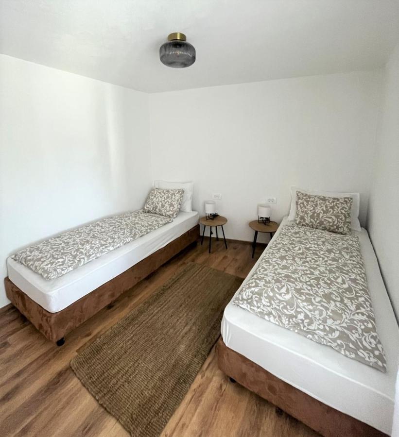 Apartment Lorun 47 Tar-Vabriga Ngoại thất bức ảnh