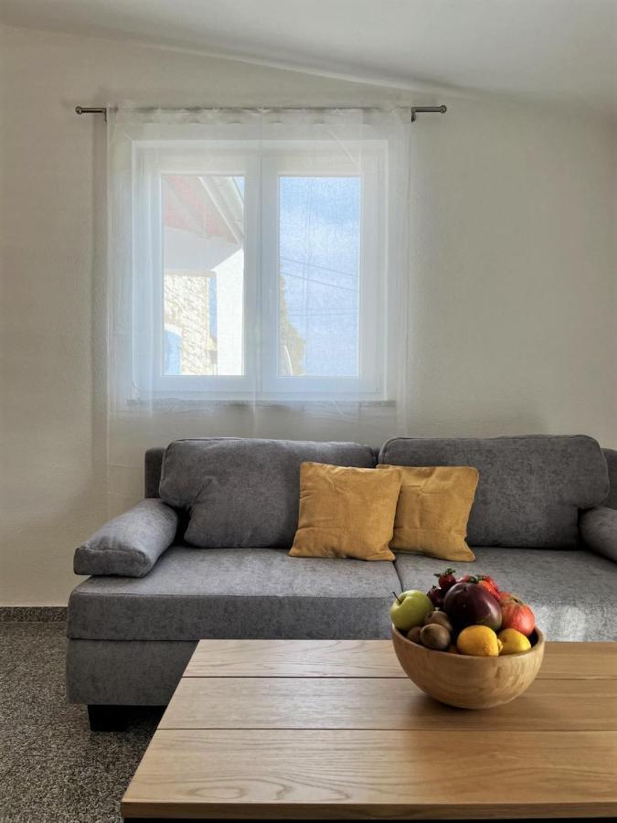 Apartment Lorun 47 Tar-Vabriga Ngoại thất bức ảnh